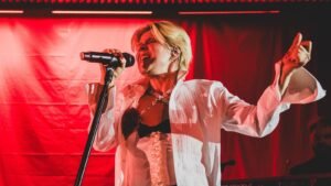 Watch Robyn Debut ‘Sexistential’ Tracks Live in London