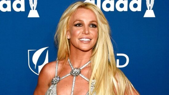 Britney Spears seen driving ‘erratically’ before arrest, say police | Ents & Arts News
