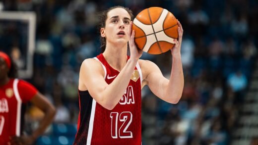 Caitlin Clark returns to top of basketball world