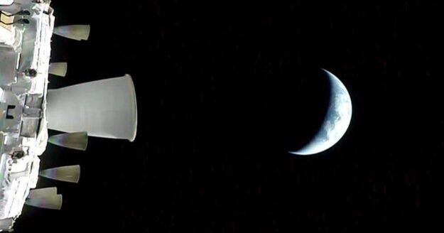 Artemis II crew cleared to depart Earth orbit, head for moon