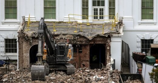 Trump uses the Correspondents’ dinner shooting to renew his White House ballroom push