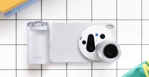 More phone cameras should come with telephoto lenses