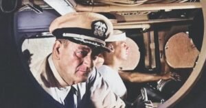 John Wayne was ‘coughing up blood’ on set of World War 2 epic with Kirk Douglas | Films | Entertainment