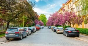 Driver gobsmacked after finding rude parking note on car windscreen