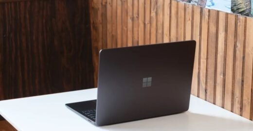 Microsoft planning Surface Laptop with an OLED display