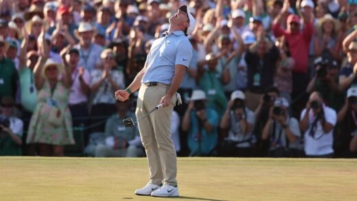 Rory McIlroy wins back-to-back Masters titles at Augusta at 12-under