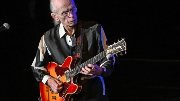 Yes Postpone European Tour so Steve Howe Can Have ‘Essential Surgery’