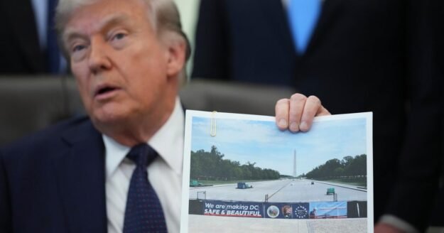 Trump says he’ll resurface the bottom of the Lincoln Memorial Reflecting Pool, turning it blue
