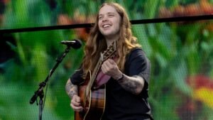 Billy Strings Breaks Leg on Skateboard, Postpones Shows