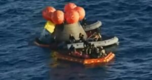 Kids, adults alike watch Artemis II crew’s splashdown in San Diego