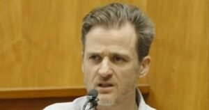 Maui doctor accused of trying to kill wife takes stand at trial