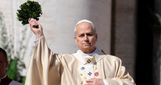 Pope Leo calls for peace in first Easter Sunday address