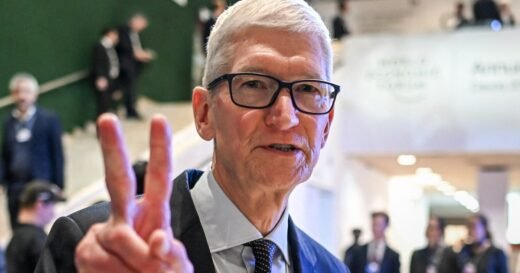 Tim Cook to step down as Apple CEO