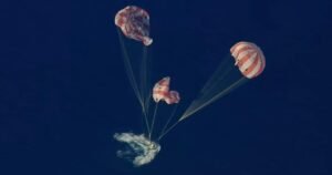 Watch Artemis II crew return to Earth in successful splashdown