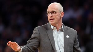 Dan Hurley credits wife for avoiding UConn technical foul after Duke shot