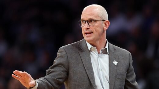 Dan Hurley credits wife for avoiding UConn technical foul after Duke shot