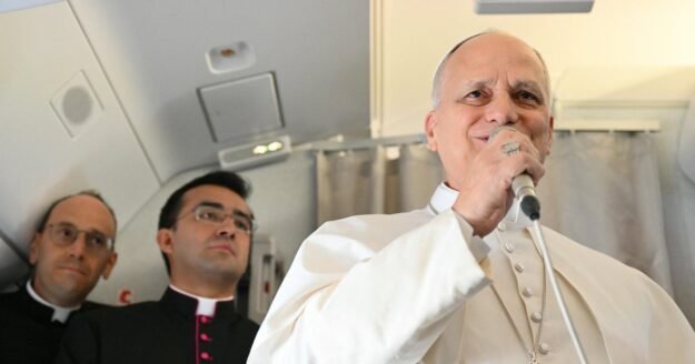 Pope Leo says he has “no fear of the Trump administration” after Trump lashes out