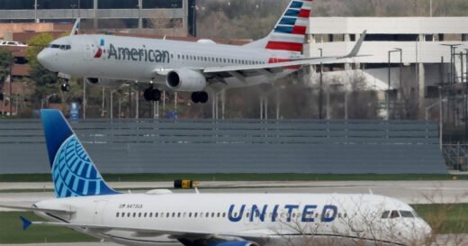 United Airlines merger with American Airlines would hurt consumers, senators say