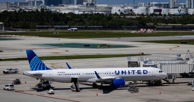 United Airlines CEO says he approached American Airlines to discuss possible merger