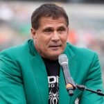 Fly ball bounces off college outfielder’s head for improbable home run