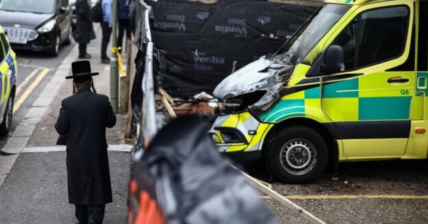 Man arrested after stabbing 2 people in north London, Jewish volunteer security group says