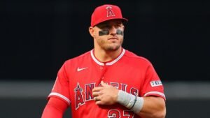 Mike Trout hits 5 homers in series, makes history against Yankees
