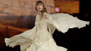 Taylor Swift Files Sound and Image Trademarks Amid AI Concerns