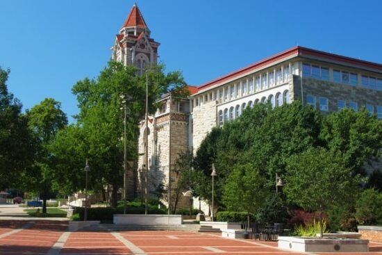 Kansas Bill Ending In-State Tuition for Undocumented Vetoed