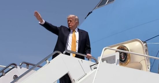 Trump heads to high-stakes summit in China