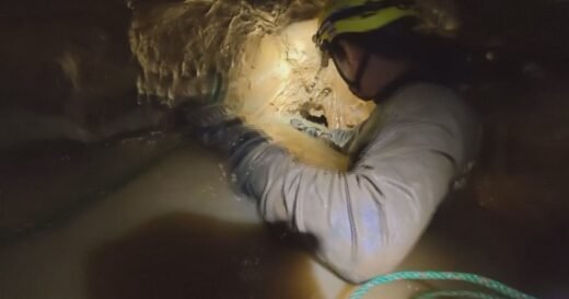 5 people stuck in Laos cave found alive, 2 still missing