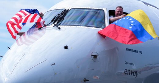 The first direct U.S.-Venezuela commercial flight in 7 years lands in Caracas