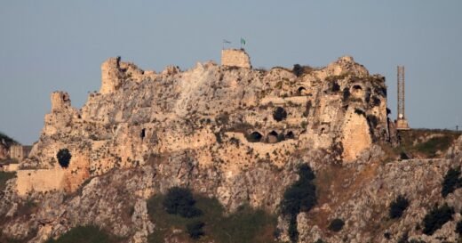 Israel captures a key Lebanon site, crossing Litani River in deepest incursion in 26 years