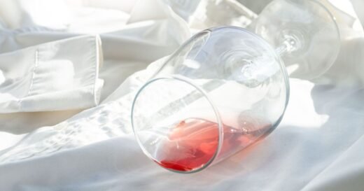 Tough stains will ‘disappear’ from white clothes with unlikely item