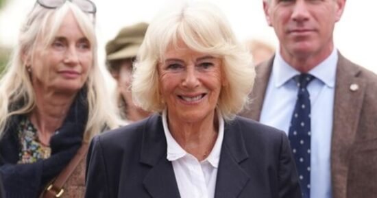 Queen Camilla is the ultimate boss lady in navy power suit | Royal | News