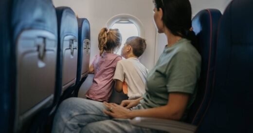 Couple won’t swap plane seats with 8-year-old and dad fumes