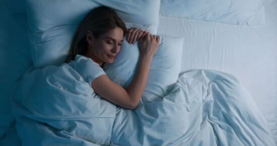 Sleep will come easier in hot weather if you follow 1 hour rule before bed