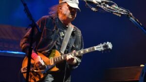 See Neil Young Play ‘After the Gold Rush’ at First Appearance of 2026