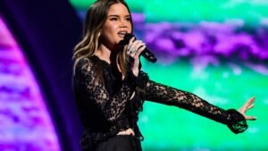 Maren Morris Debuts Uplifting New Single ‘Parachute’