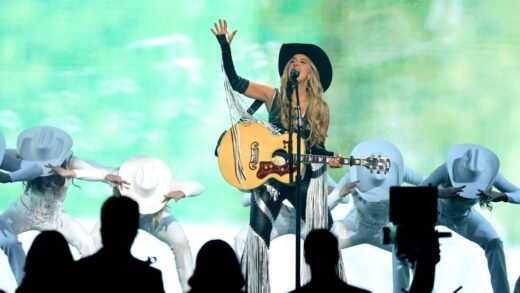 Lainey Wilson Performs ‘Can’t Sit Still’ at 2026 ACM Awards