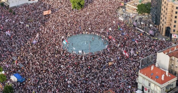 Serbian protesters clash with police amid massive anti-government rally in Belgrade