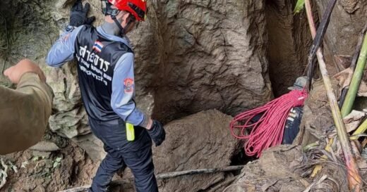 Experts from Thai rescue join efforts to save 7 gold prospectors trapped in Laos cave