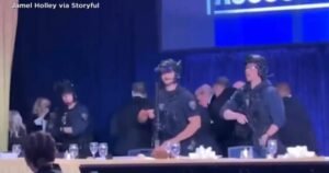 CBS News’ Fin Gómez reflects on correspondents’ dinner shooting: “Incredible force of reporters”