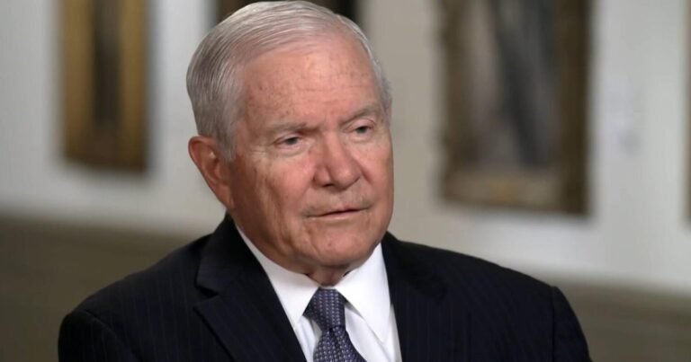 Robert Gates says “it would be a mistake” for the U.S. to change its rhetoric on Taiwan