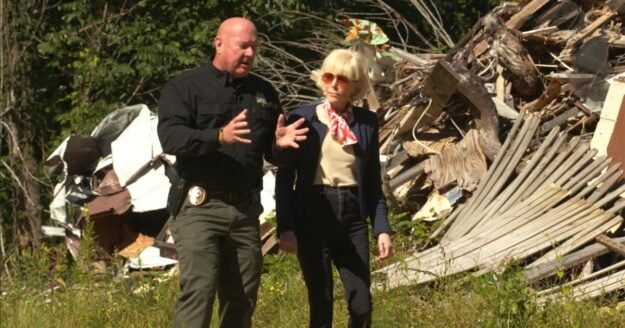 Disaster Tourists | Sunday on 60 Minutes