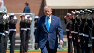 Trump honors Coast Guard Academy record-breaking athletes at graduation event
