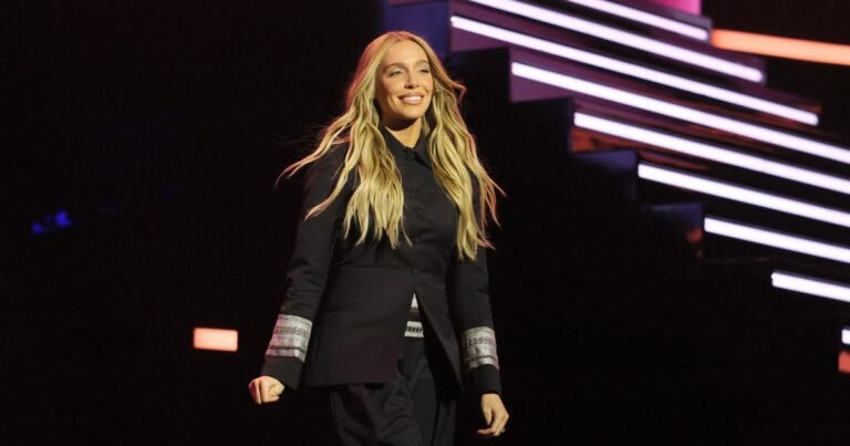 “Call Her Daddy” podcast host Alex Cooper announces pregnancy with 1st child