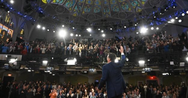 Stephen Colbert takes stage of “The Late Show” one last time: “We were lucky enough to be here for the last 11 years”