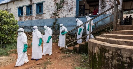 New ebola infections in Uganda as Congo passes 900 suspected cases