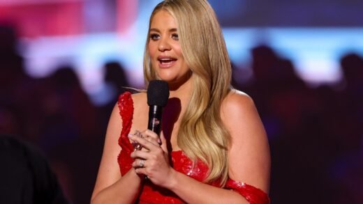 Lauren Alaina Tears Up While Addressing Mental Health at ACM Awards