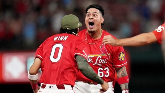 Cardinals walk-off win sparks shirtless fan frenzy at Busch Stadium